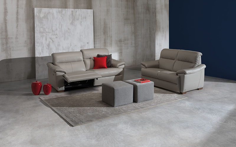 Leather-Chestnut(wood)Brand:Natuzzi(1+2+3)